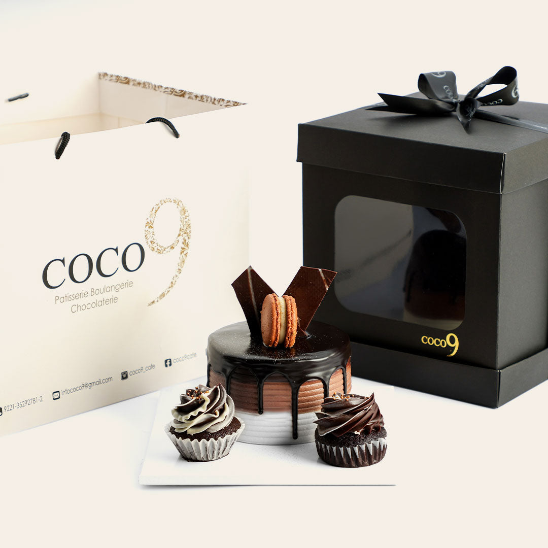 Triple Chocolate Mini (1lb) + 2 Cupcakes