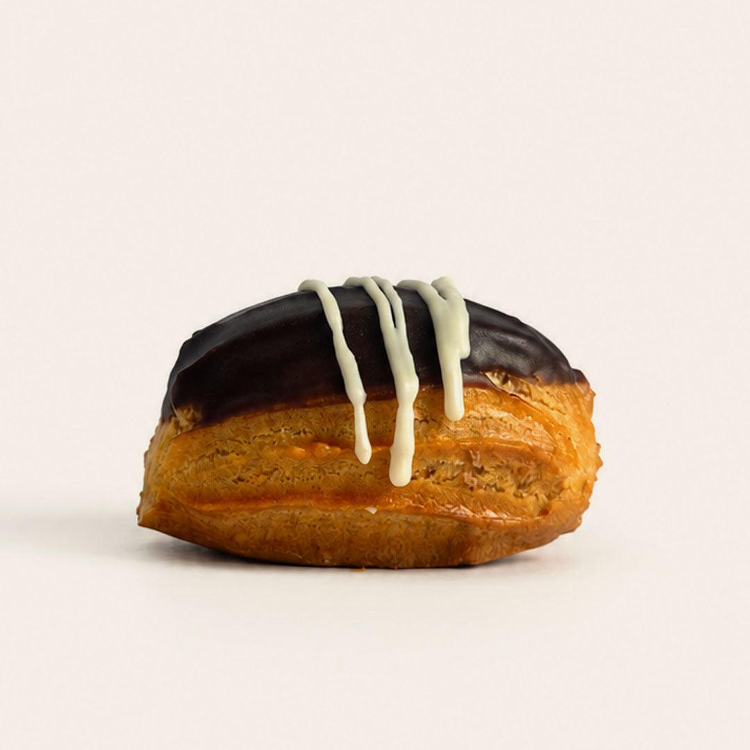 Chocolate Éclair - Petite (12 pcs)