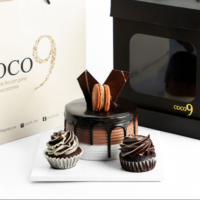 Triple Chocolate Mini (1lb) + 2 Cupcakes