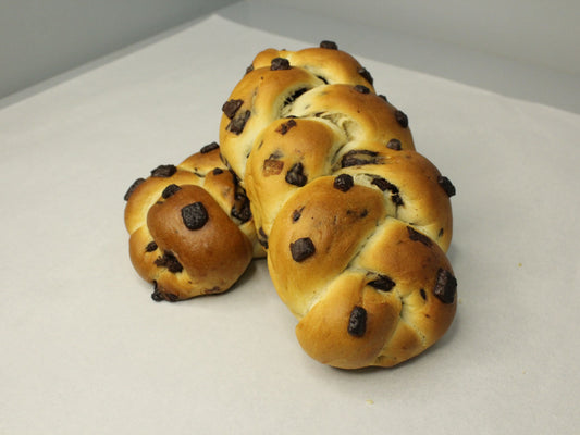Chocolate chip challah